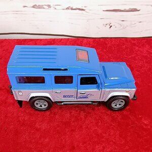 Breyer Farms Diecast Land Rover Defender Toy Car 1:32 Scale Model Blue & Silver
